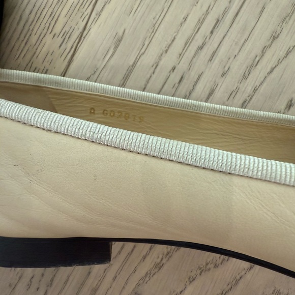Authentic Chanel Lambskin Ballet Flats Beige and Black - Picture 8 of 10